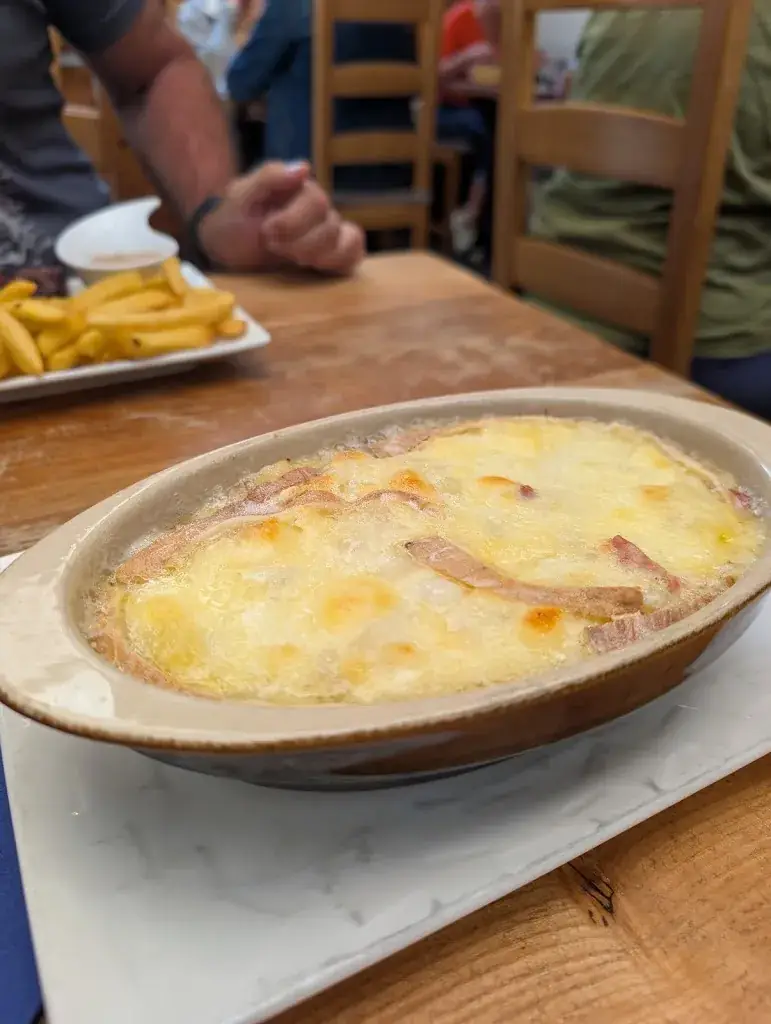 Curtis De Backer_L'Arbesquens_Bagnères-de-Luchon_review