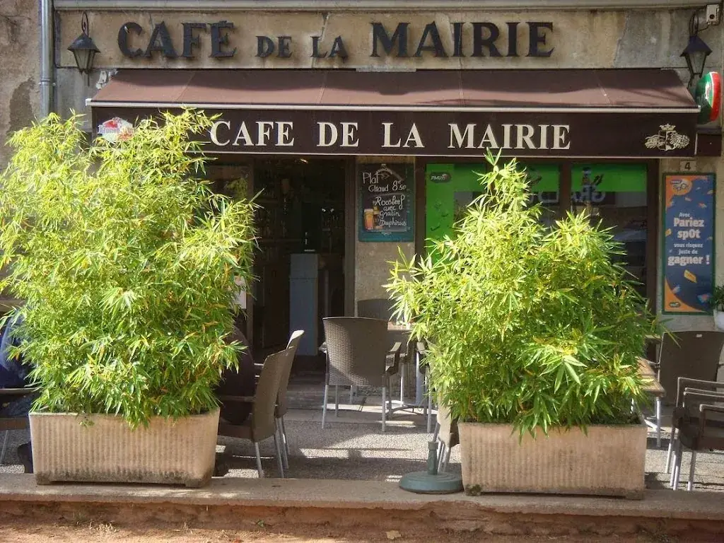 Café de la Mairie restaurant in Lentilly