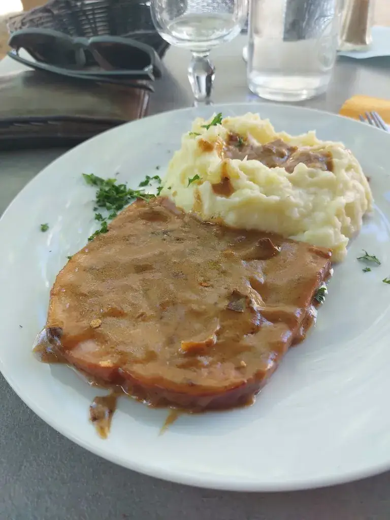 Café de la Mairie_Lentilly_slider_image_2