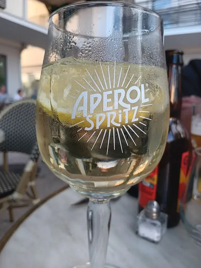 Maud S_Chez nous bar restaurant_Fleurieux-sur-l'Arbresle_review