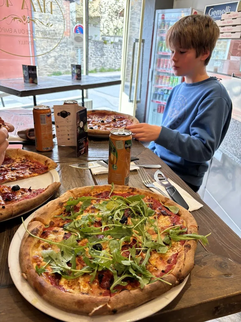 Nick Saunders_Pizza 43_Lentilly_review