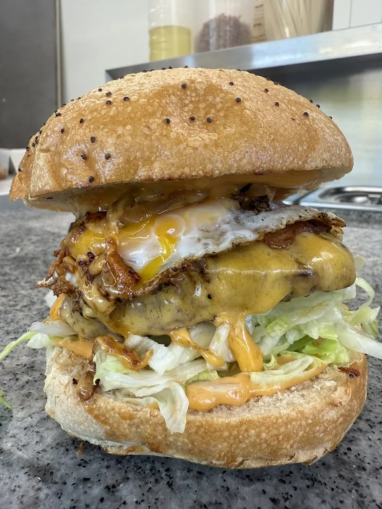 Hop hop hop pizzas / burgers banyuls dels aspres_Banyuls-dels-Aspres_slider_image_3