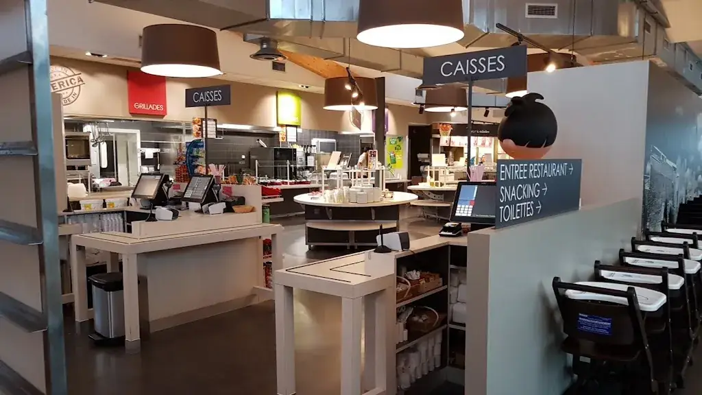 Hazel Brown_Les Comptoirs Casino_Banyuls-dels-Aspres_recensione