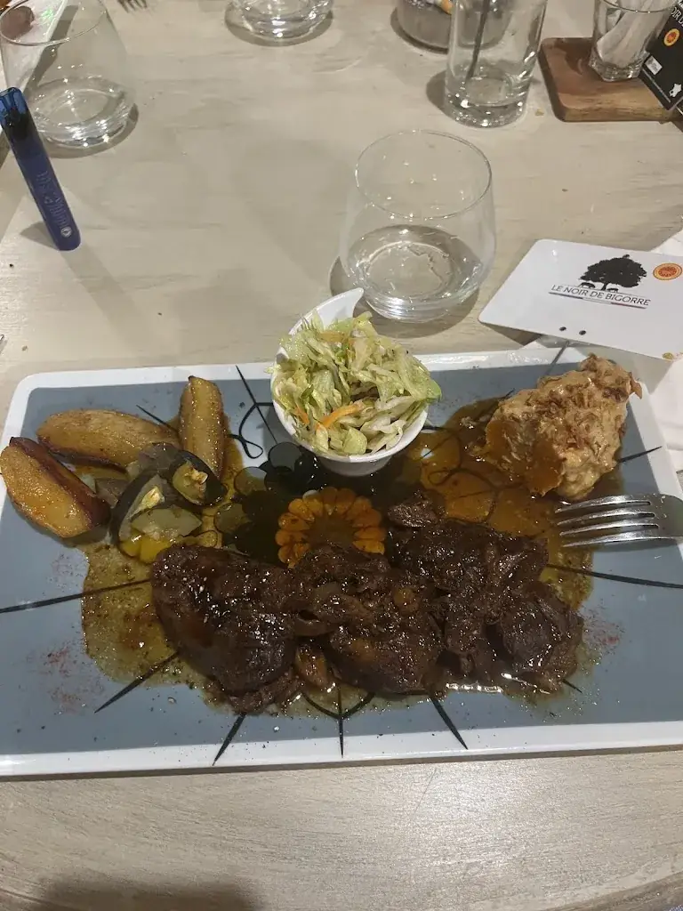 Lucien Carreras_Y en aura pas pour tout le monde_Saint-Génis-des-Fontaines_review