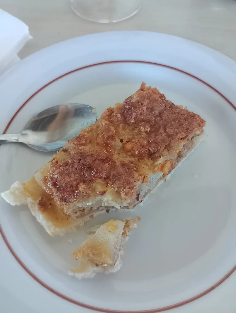 RESTAURANT LA MAISON JAUNE LES ANCIZES_Ancizes-Comps_slider_image_3