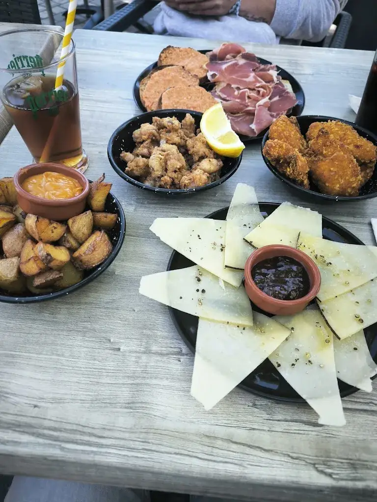 Vanessa moli_Le Banyulenc_Banyuls-sur-Mer_review