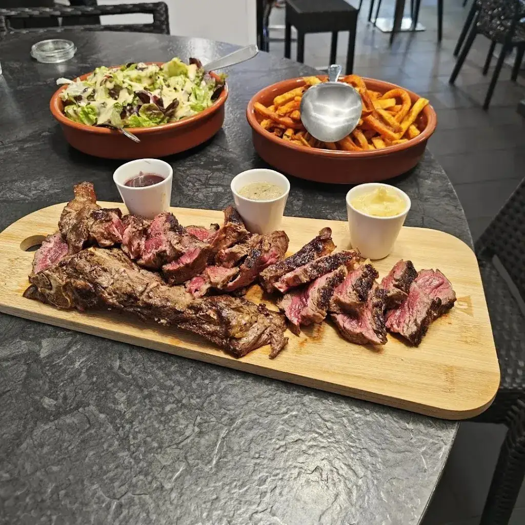 Le Selena_Ancizes-Comps_slider_image_3