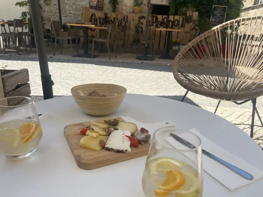 Sarah Diskin_L’Auberge Espagnole_Barjac_review