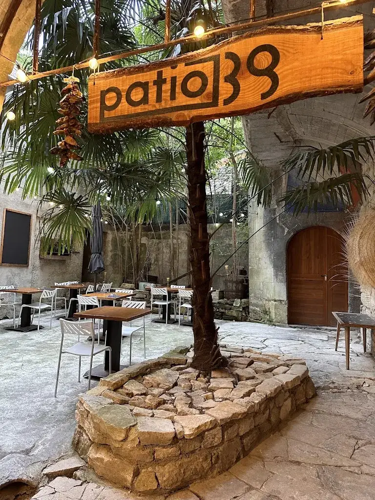 Noa Goossens_Patio 39_Barjac_avis