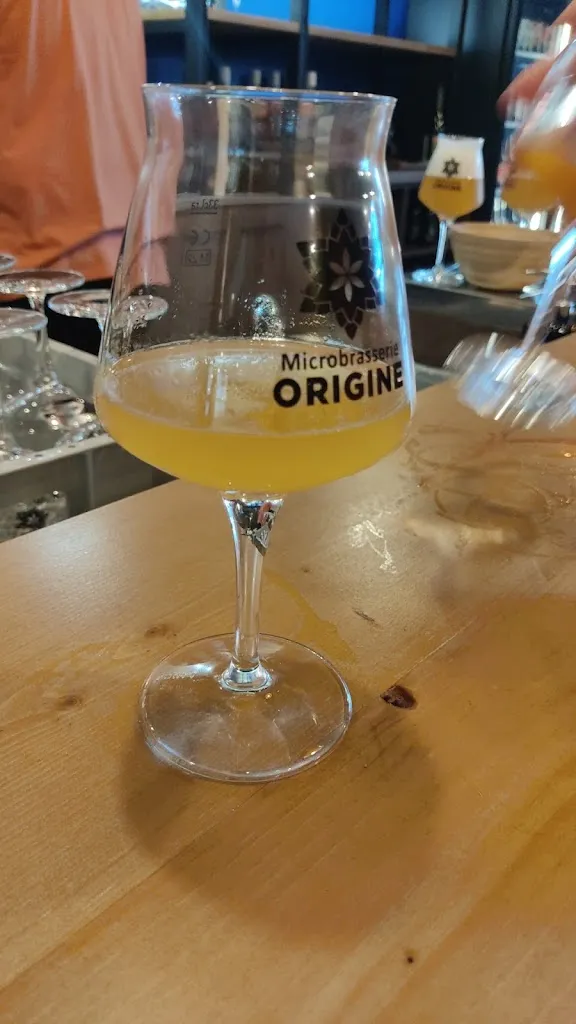 marie batut_Microbrasserie Origine - Fabrication de bières artisanales - Bar - Tireuses - Évènements_Baraqueville_review