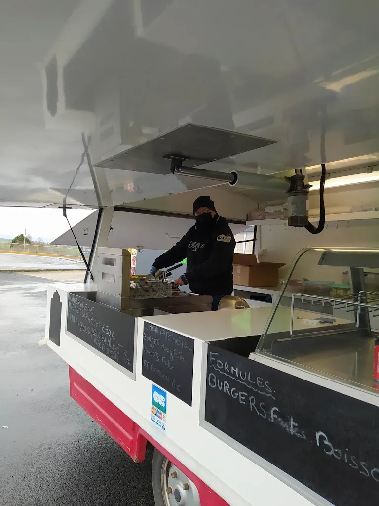 Aux mets locaux_Baraqueville_slider_image_2