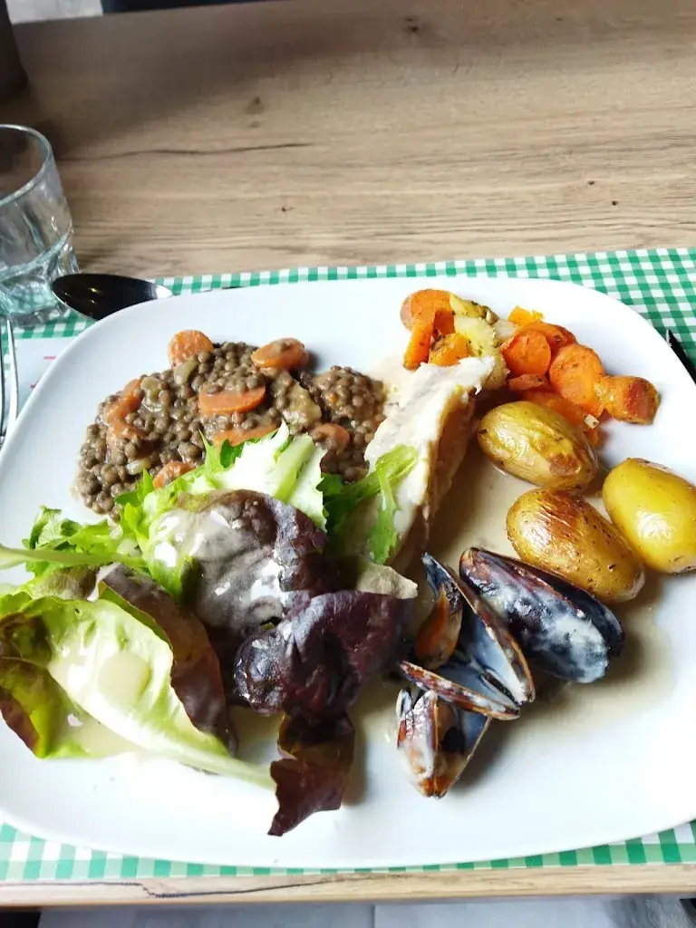 Céline Montolio_Au Parfum d'Aveyron_Calmont_recensione