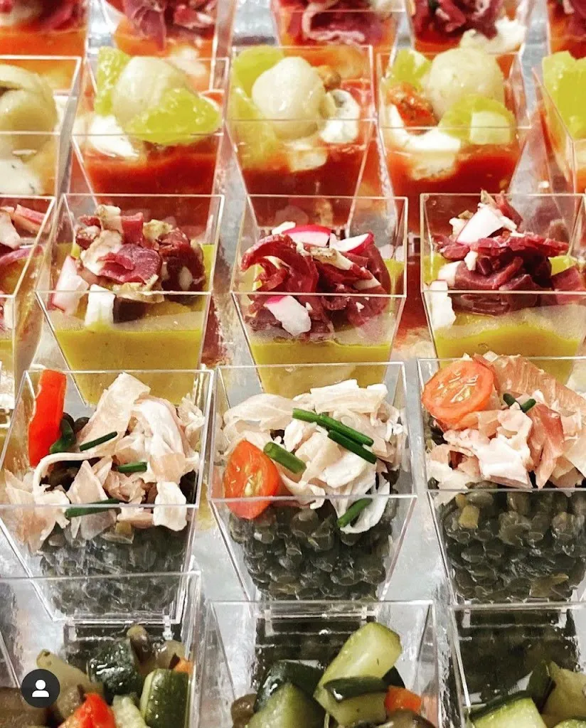 DOUBLE M restaurant in Ancizes-Comps