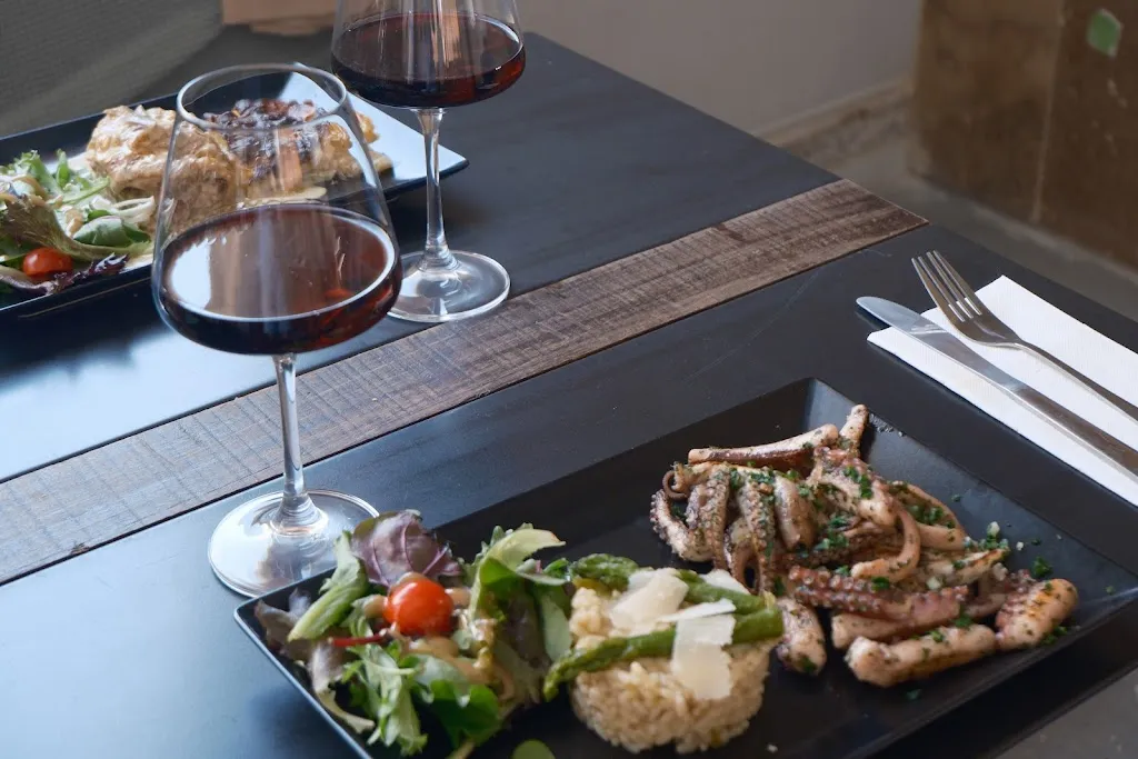 La Cort - Restaurant Traditionnel_Castries_slider_image_2