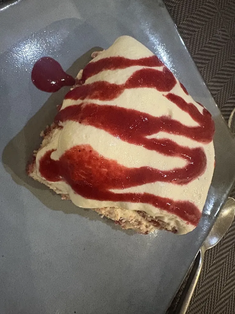 Aurore Menadi_Il Romantico_Castries_review