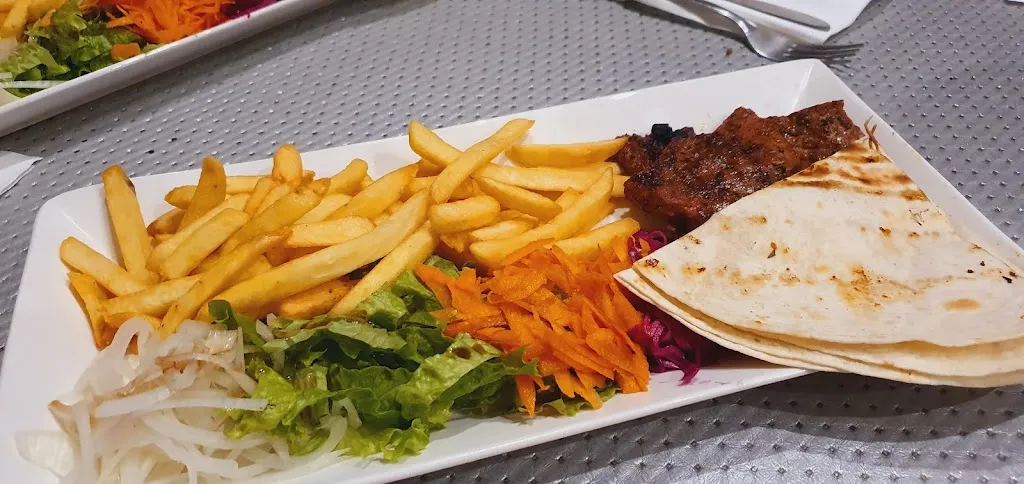 Сестра_Lobya Restaurant_Péage-de-Roussillon_review