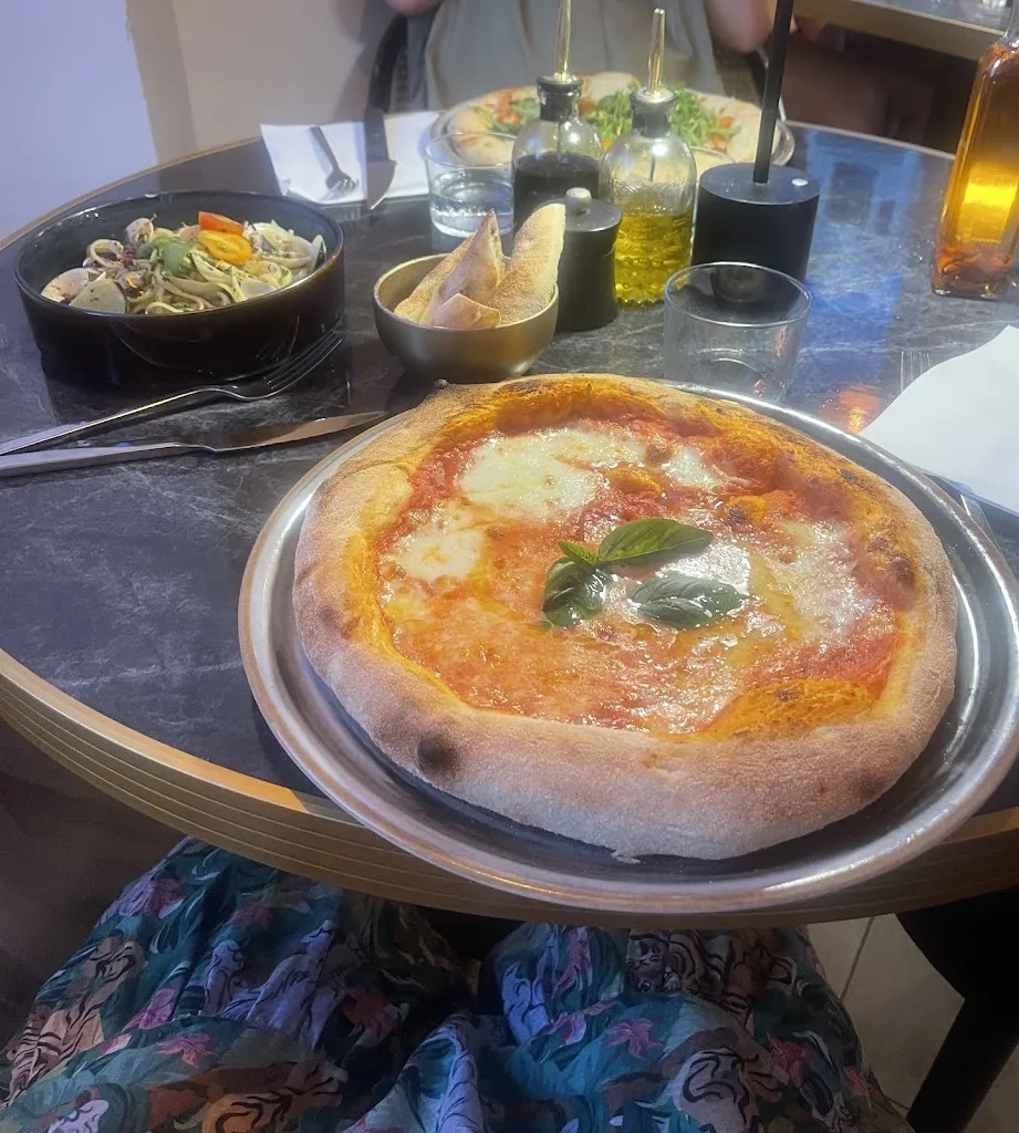 Svitlana Tereshchenko_Maonas_Beaulieu-sur-Mer_recensione