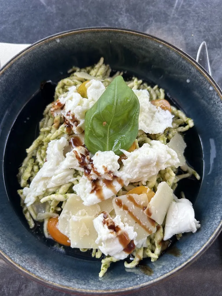 Nicolina Metaxa_Maonas_Beaulieu-sur-Mer_recensione