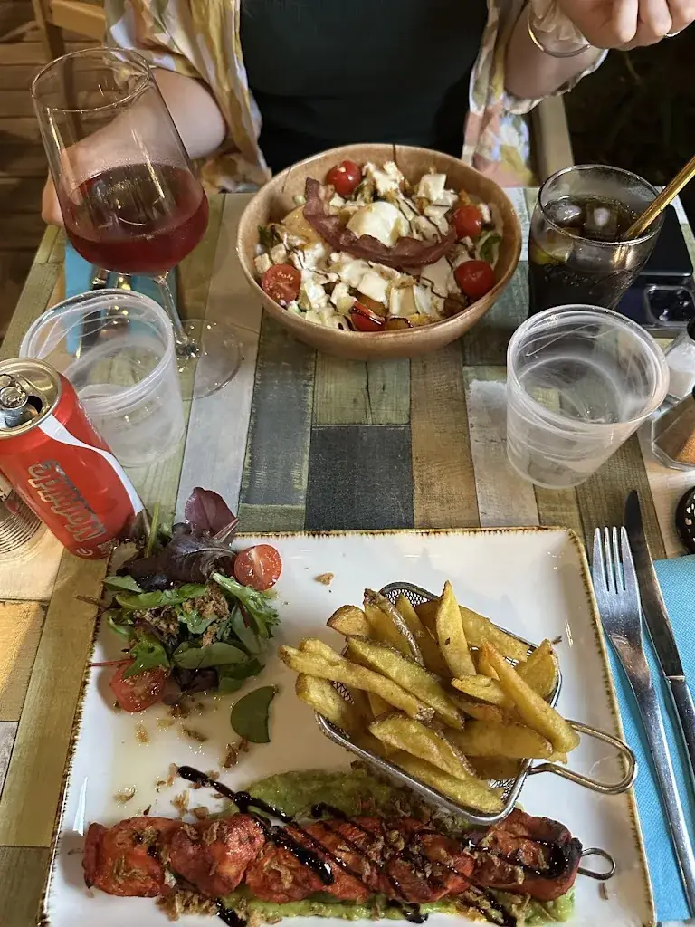 navjot kondal_l'Hirondelle_Beaulieu-sur-Mer_recensione