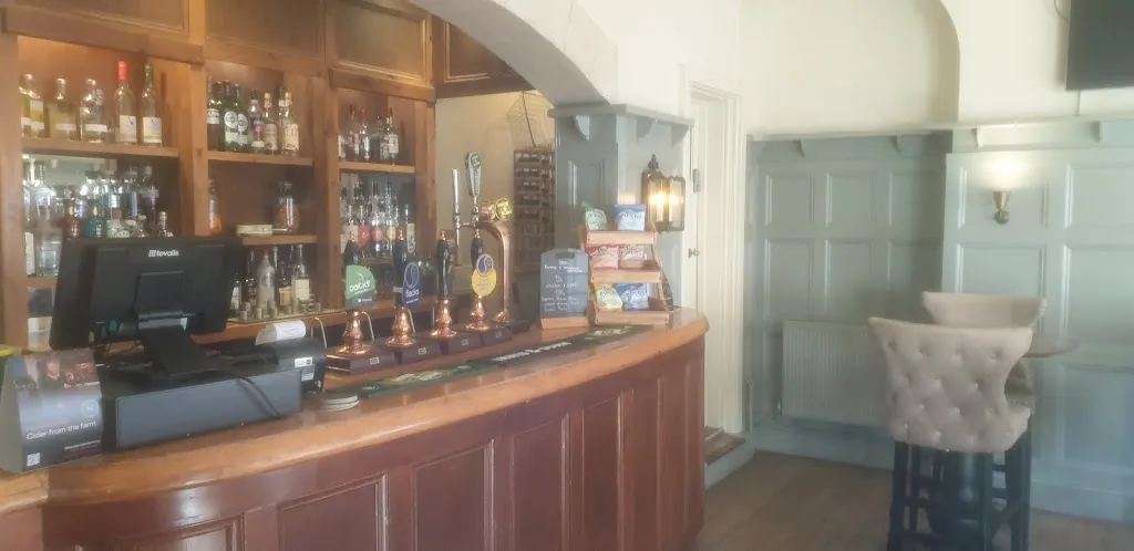 L Thornton_Monty's Inn_Kingdom_review