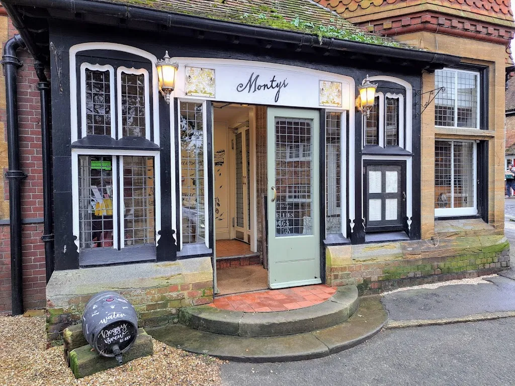 Monty's Inn_Kingdom_slider_image_3