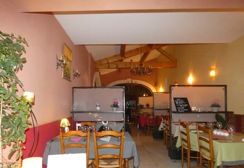 Les Aubades restaurant in Beauvoisin