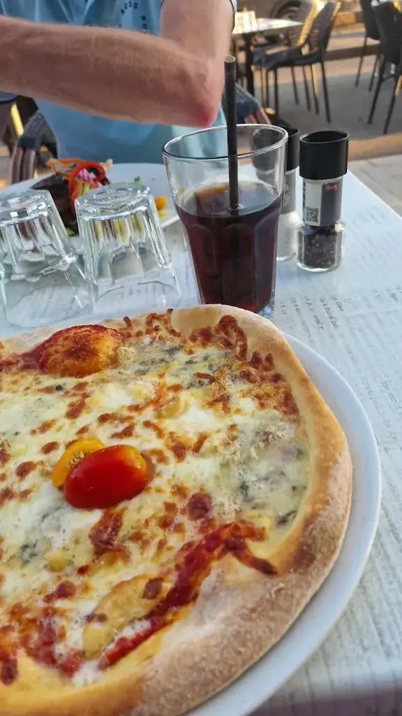 Le bistrot italien Beaucaire_Beaucaire_slider_image_2