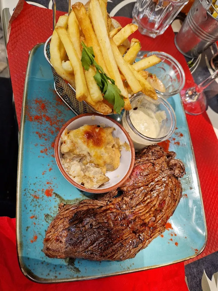 Café la Place_Beaucaire_slider_image_2