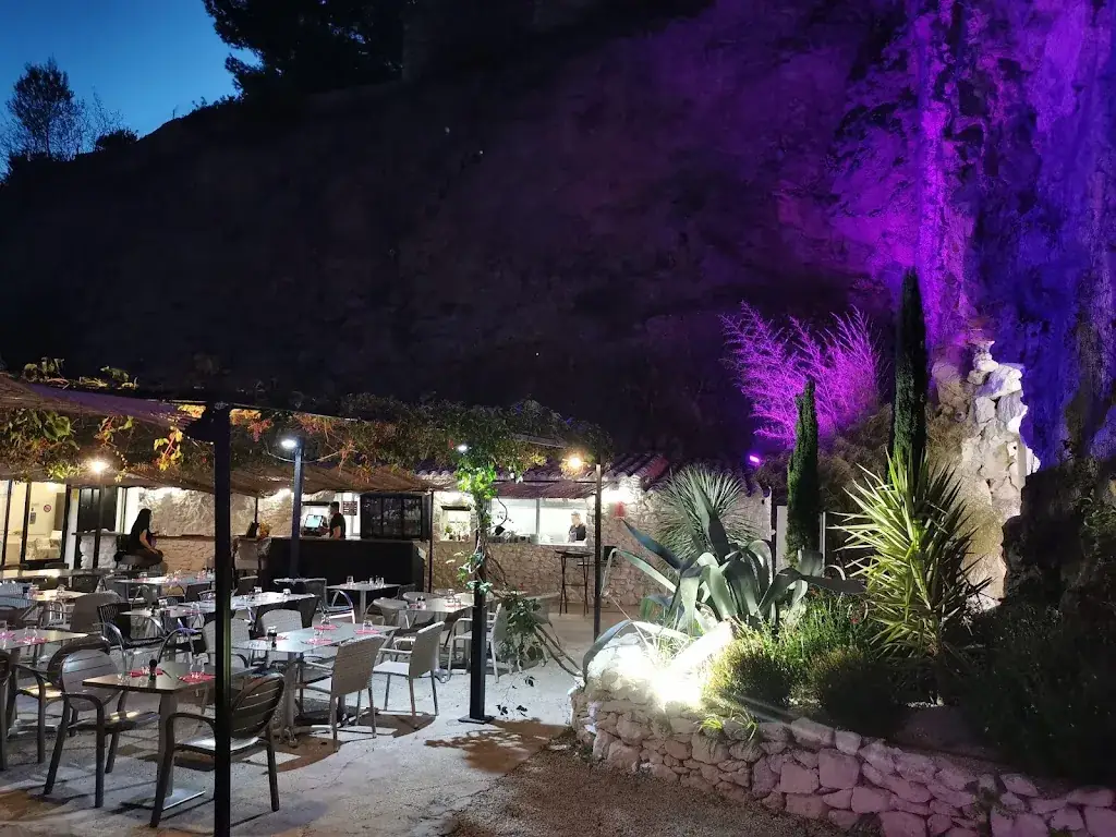 La Cueva_Beaucaire_slider_image_3