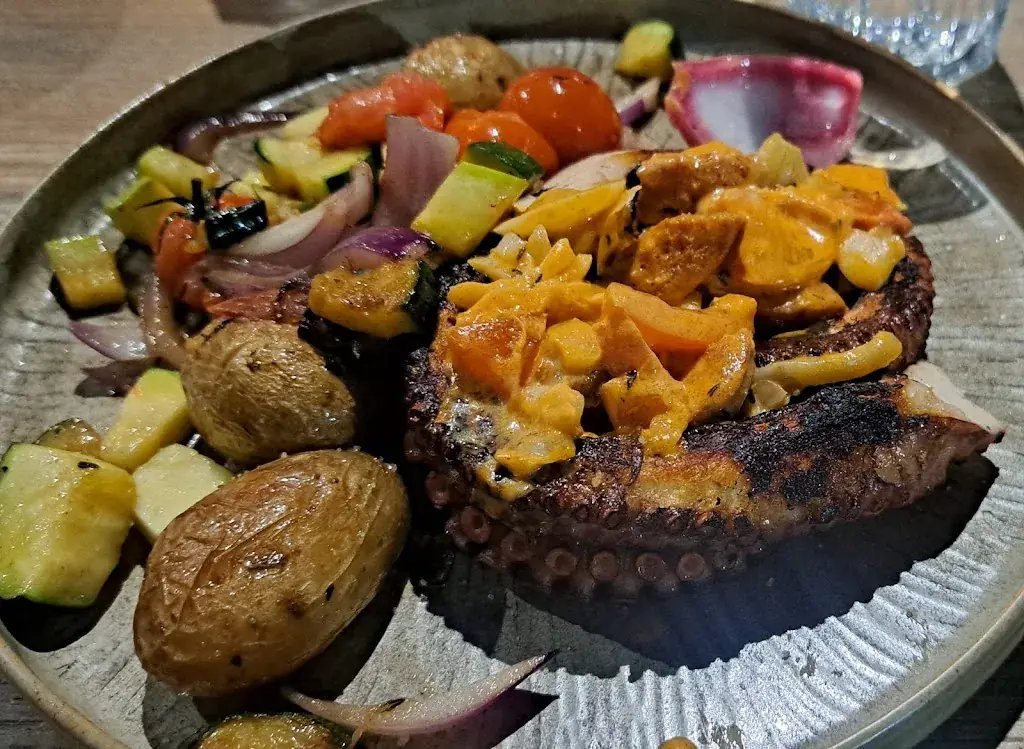 Veronique GROCCIA_Le Chalet des Sports_Beaucaire_review