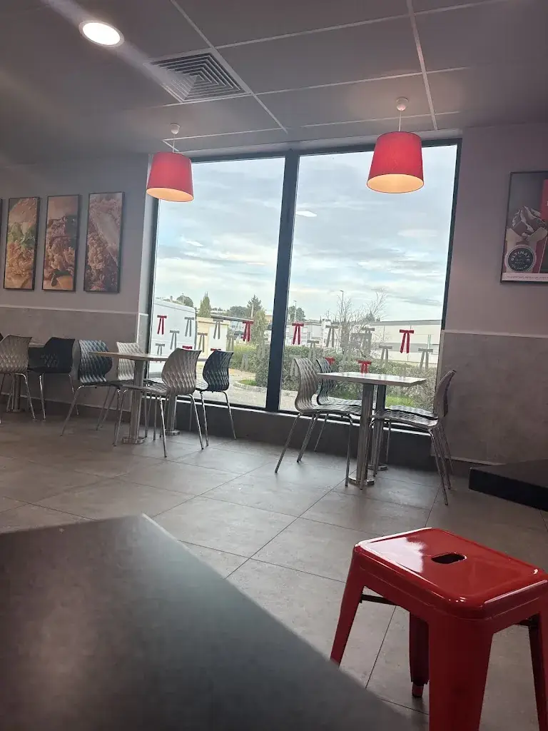 Elodie Adriano_KFC Beaucaire_Beaucaire_Bewertung