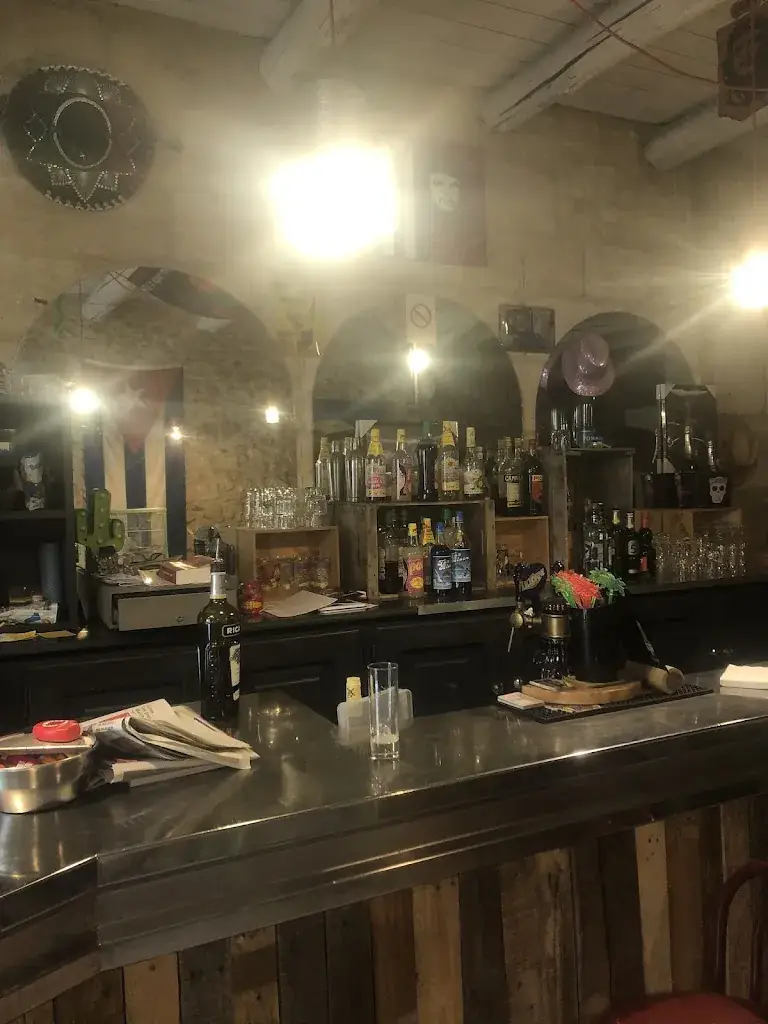 Brasserie Le Planet_Beaucaire_slider_image_1