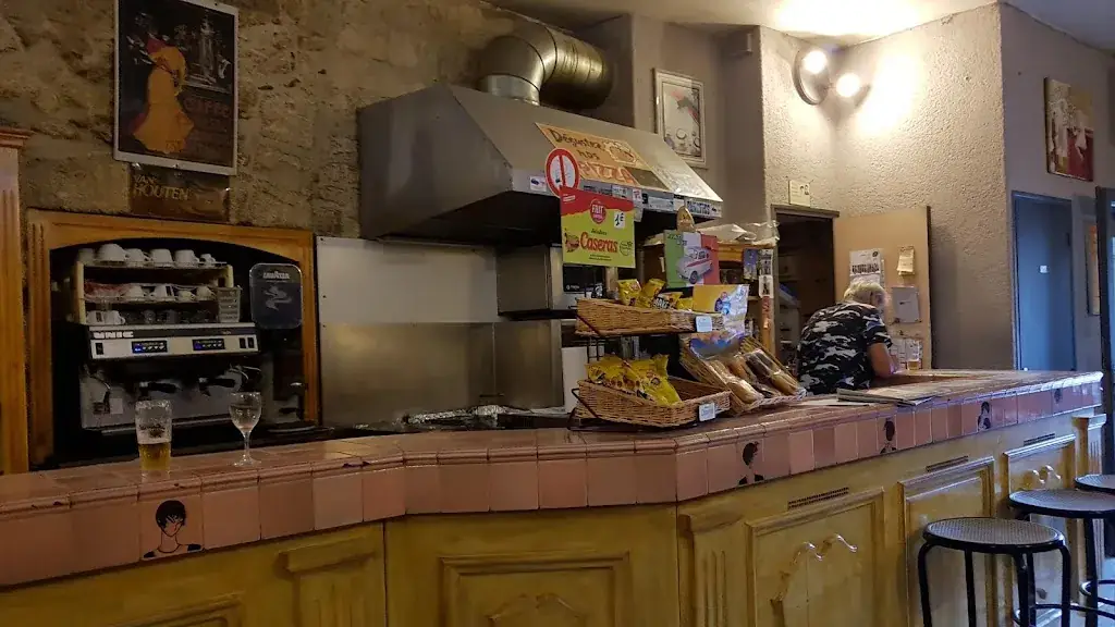 Kindy Loy_Beaucaire_slider_image_3