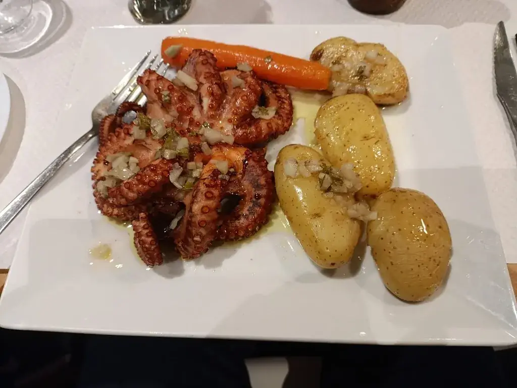 Laetitia DE SOUSA_Restaurant O Transmontano... Spécialités portugaises_Roussillon_avis