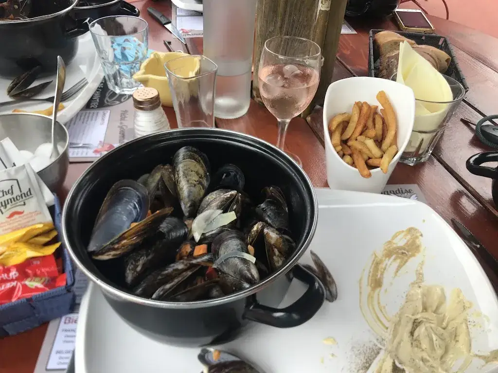 arie martinus vandenakker_Le Chantier_Bédarieux_review