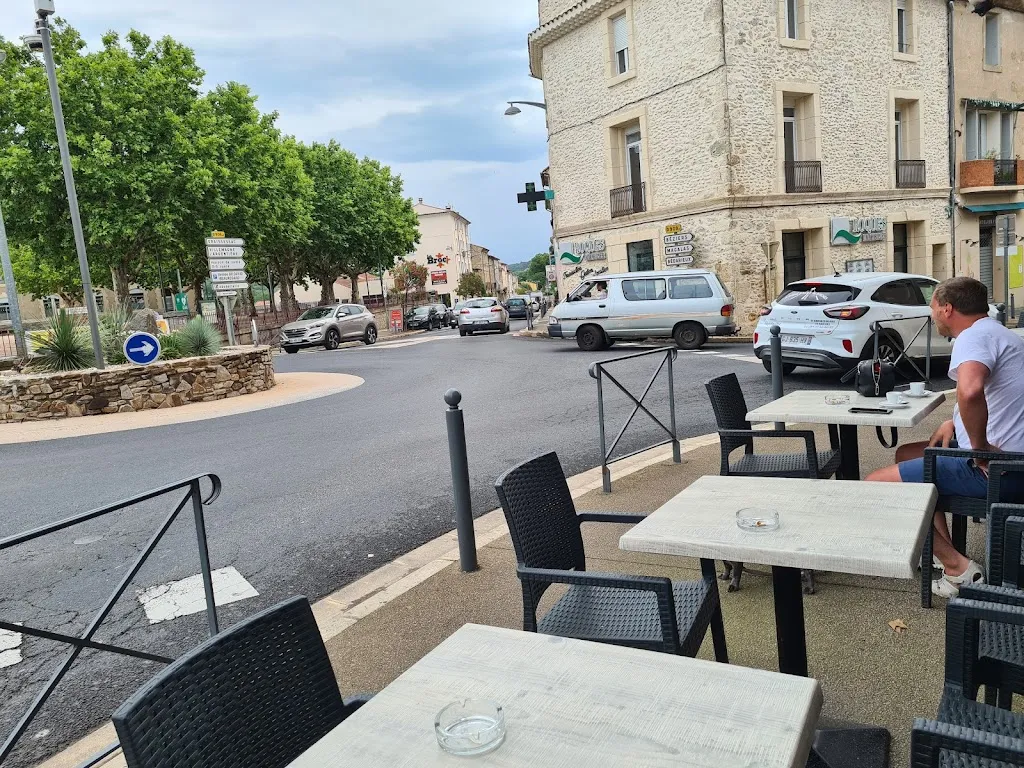 L Artichaud restaurant in Hérépian