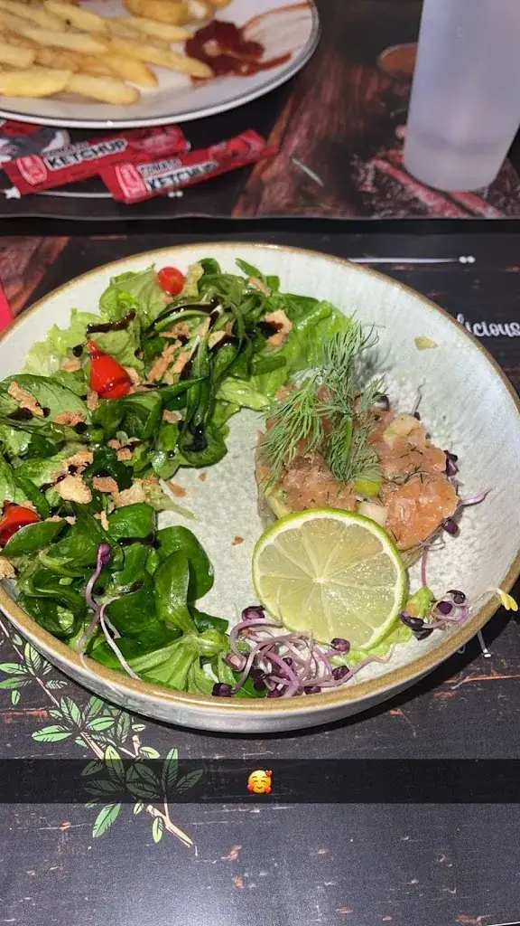 Menu_Food Family Brasserie Restaurant - Bessan 34550_Bessan_image_5