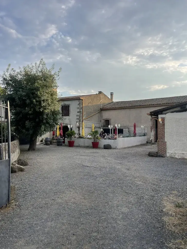 Clàudia Palau Fernández_l'Ostello restaurant pizzeria_Bessan_review