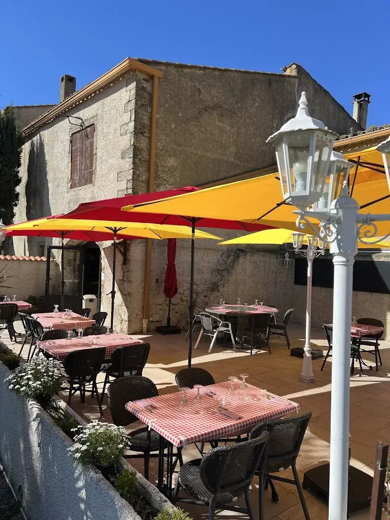 l'Ostello restaurant pizzeria_Bessan_slider_image_1