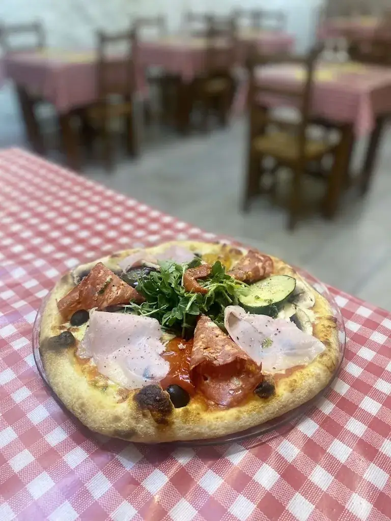 l'Ostello restaurant pizzeria_Bessan_slider_image_2