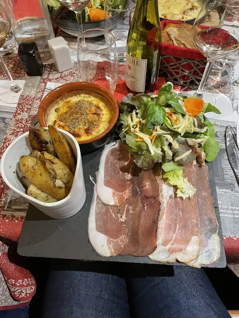 RESTAURANT LA LODZE_Bessans_slider_image_2