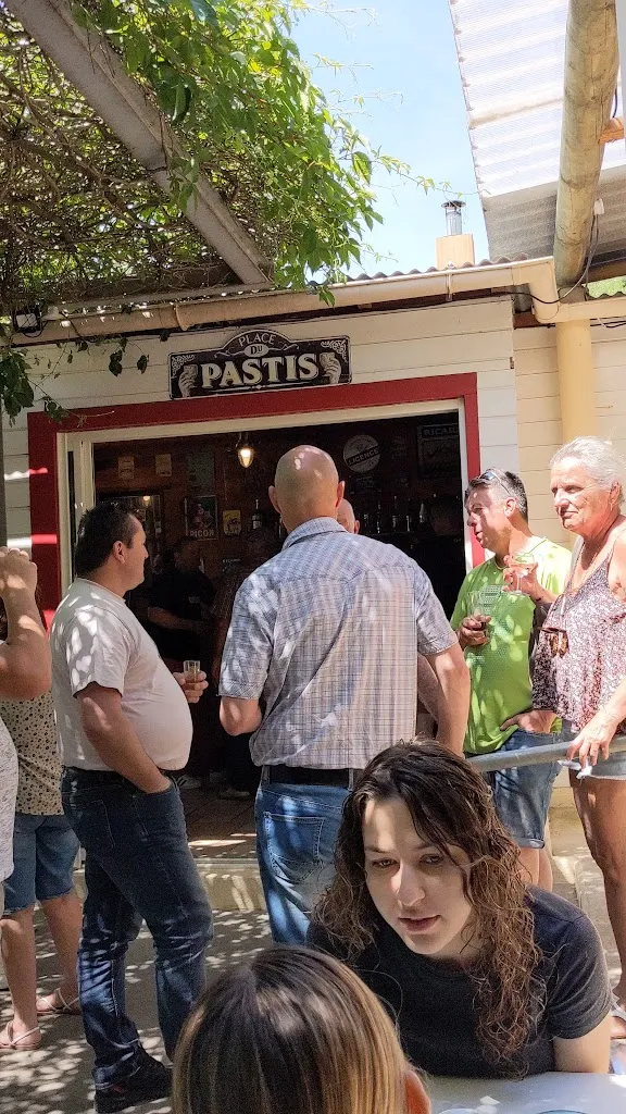 willy carle_La Guinguette Du Pont De Broussant_Bellegarde_review