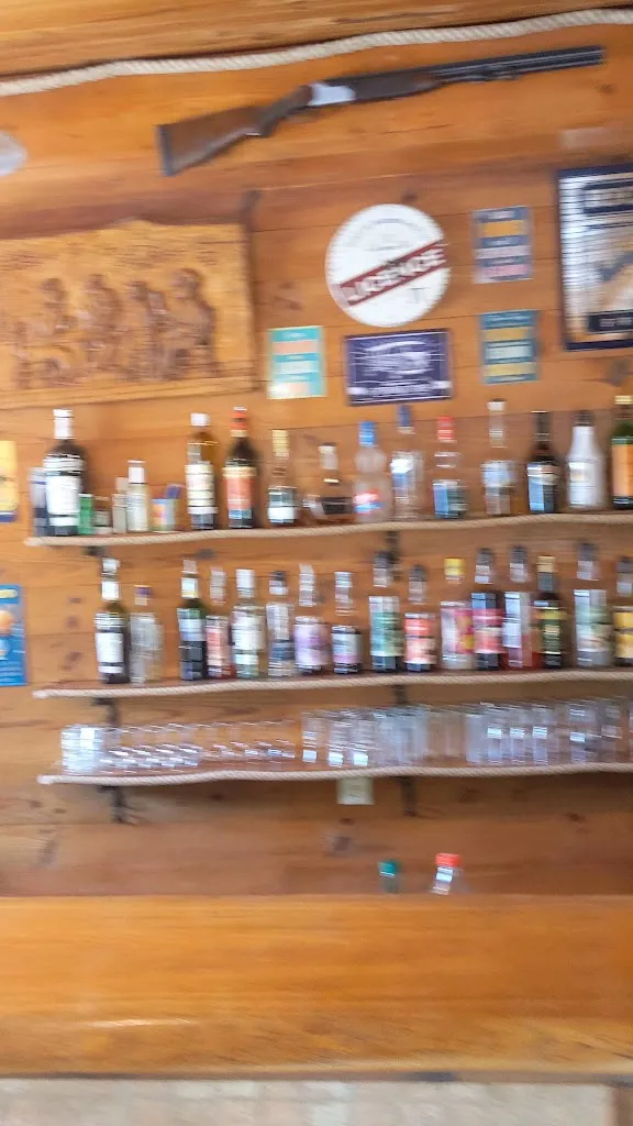 La Guinguette Du Pont De Broussant restaurant in Bellegarde