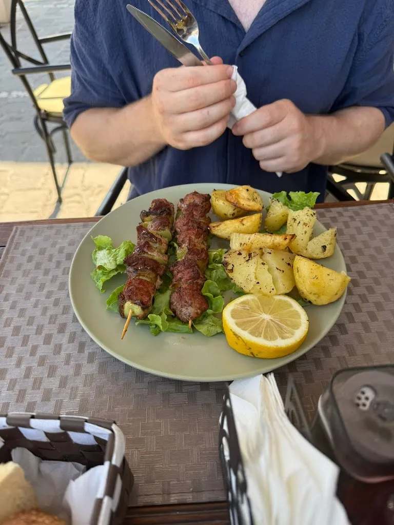 Leo Swindells_Zonja Gjene_Albania_review