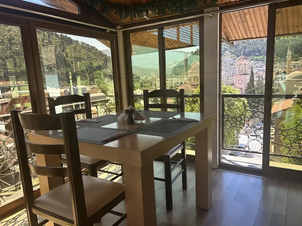 adela shehaj_Piccolo Grande Amore_Albania_review