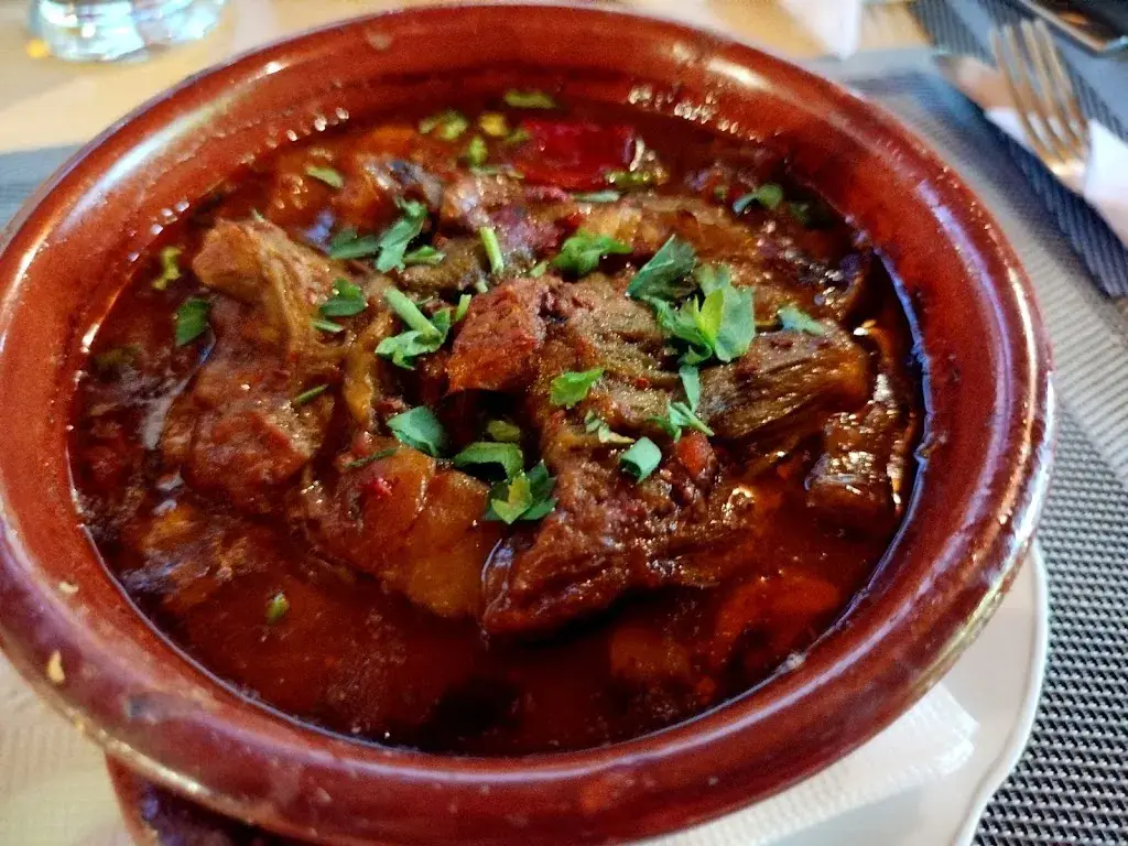 OSCAR LISTE_Piccolo Grande Amore_Albania_review