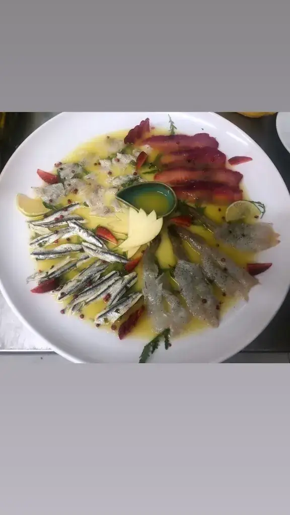 Menu_White City Bar & Restaurant_Albania_immagine_6