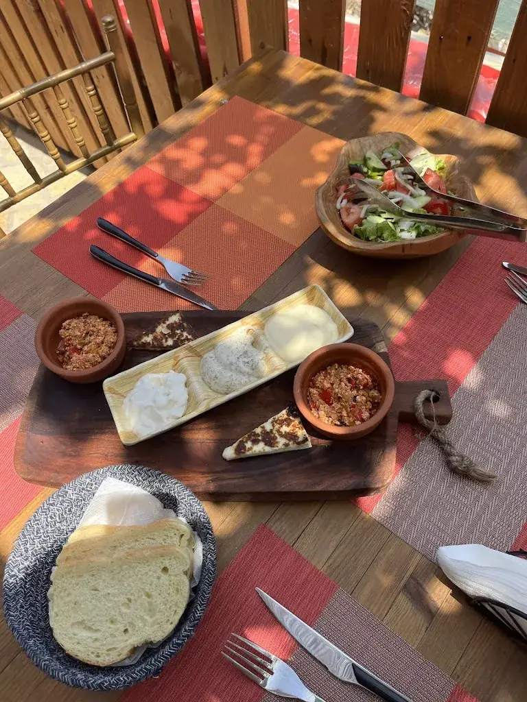 Dóra Tímea Müller_Konak_Albania_recensione