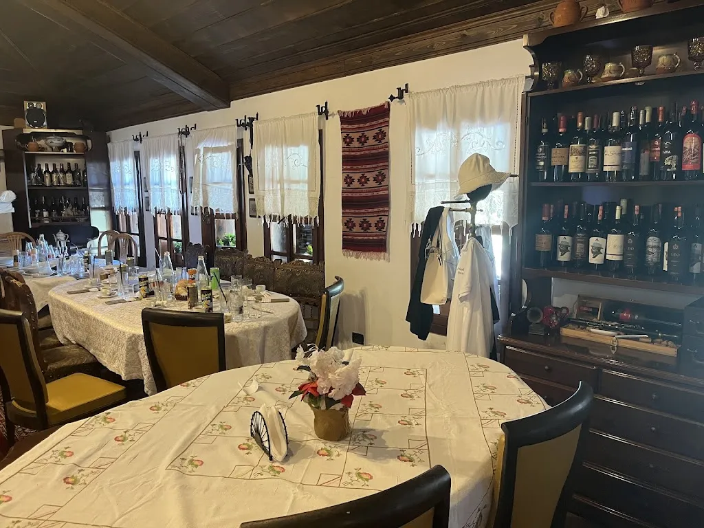 Friendly House restaurant in Albania