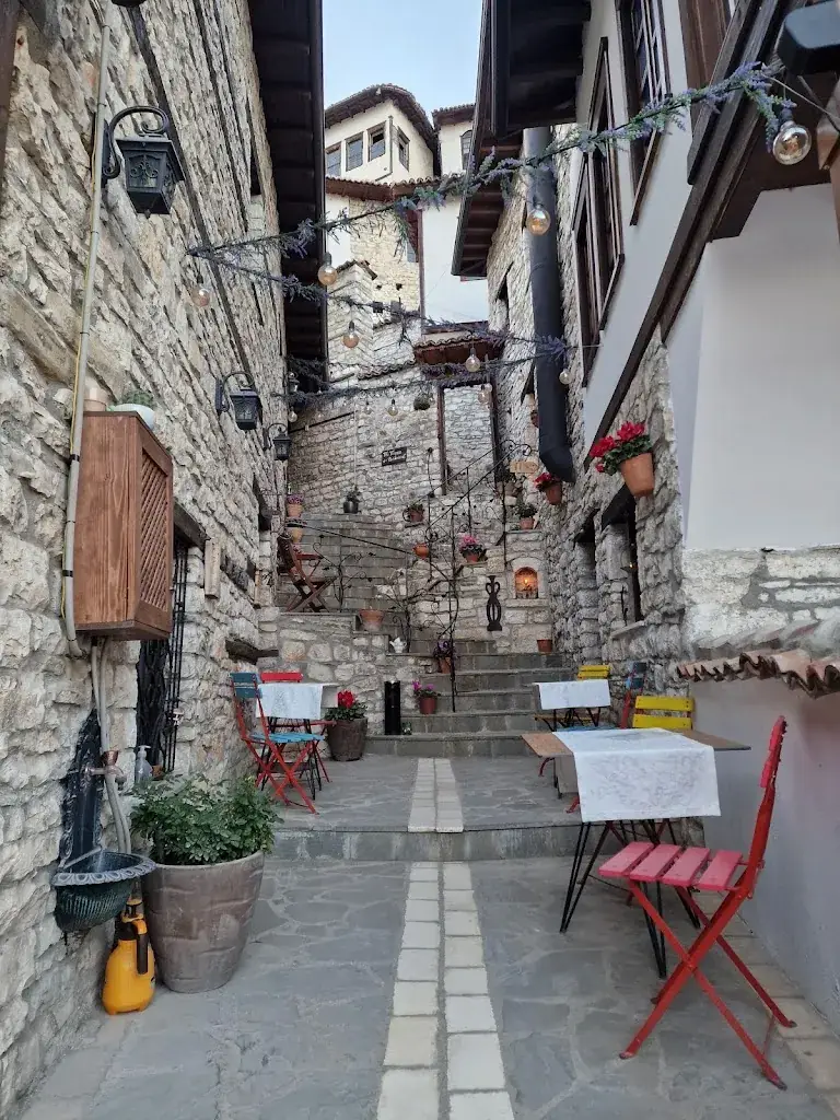 Guliola Lena_Restaurant Beratino_Albania_review